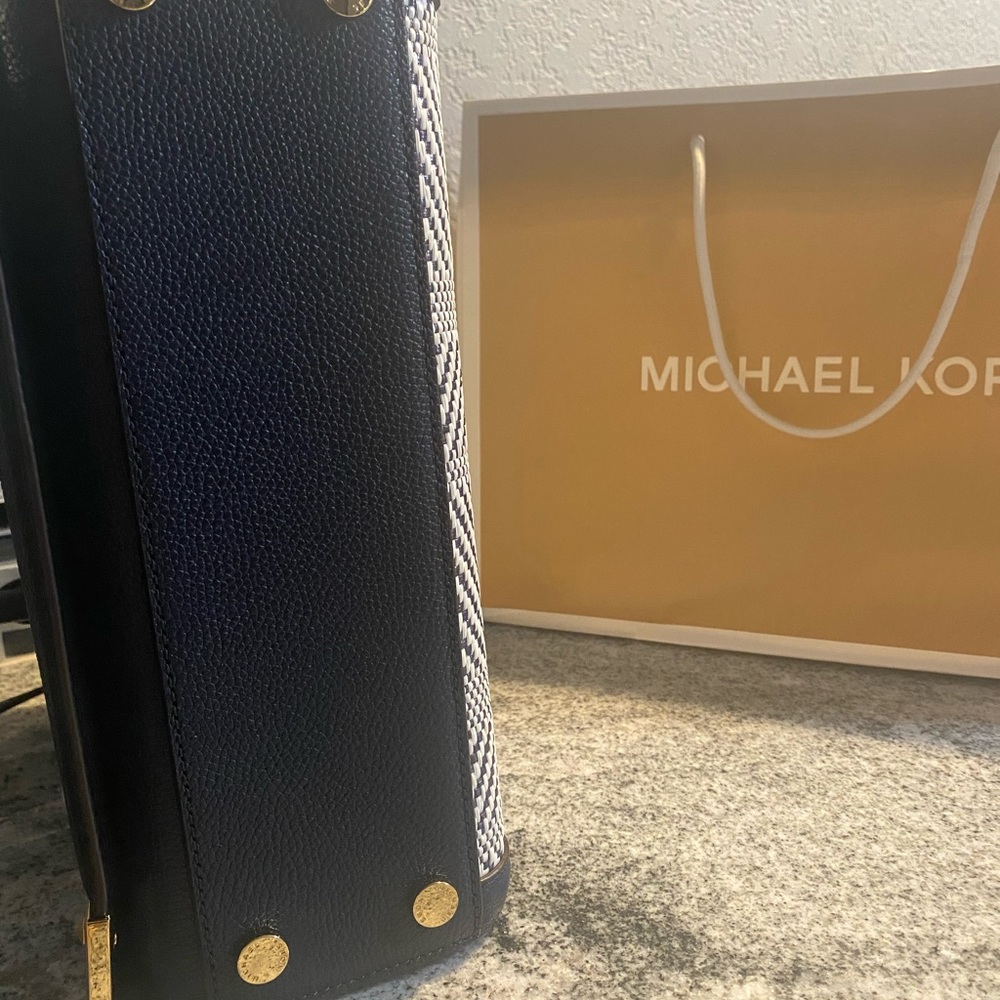 Michael Kors Kinsley Navy/OpticWhite - Picture 6 of 8